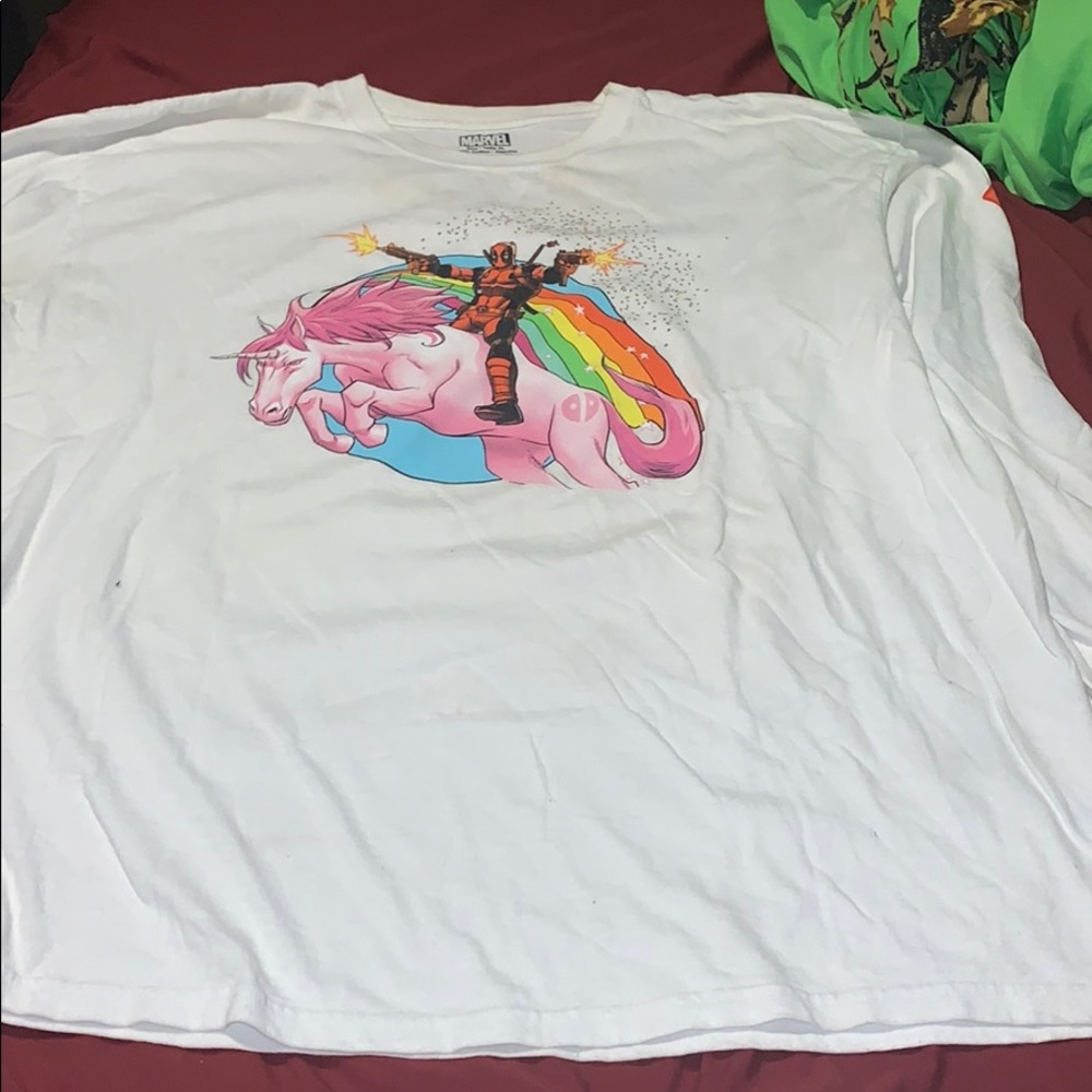 Dead pool graphic long sleeve graphic tee.
